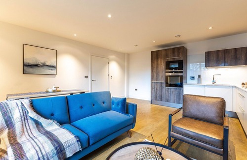 Queenstown Casa | Beautiful 2 bed duplex adjactent to the Battersea Power Station