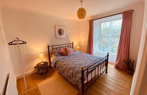 Redruth Apartamento | Beautiful 2 bed end terrace Victorian town house