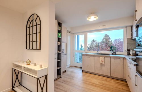 Evian-les-Bains Apartamento | Beautiful 2-bedroom apartment in Evian-les-Bains with view of Lake Geneva