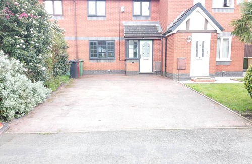 Bolton Apartamento | Beautiful 2-bed House in Bolton With Free Parking