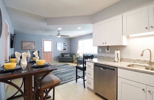 Northeast Virginia Beach Casa | Hermosa casa de pueblo de 3 habitaciones, 2 1/2 baños en Va Beach North End