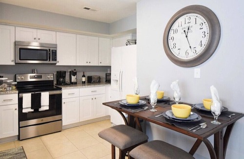 Northeast Virginia Beach Casa | Hermosa casa de pueblo de 3 habitaciones, 2 1/2 baños en Va Beach North End