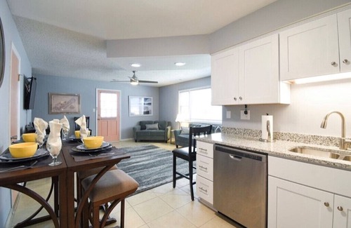 Northeast Virginia Beach Casa | Hermosa casa de pueblo de 3 habitaciones, 2 1/2 baños en Va Beach North End