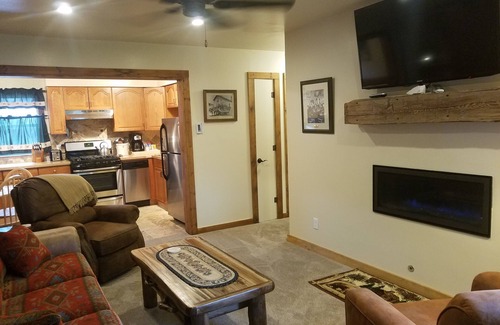 Crested Butte Apartamento | Hermoso apartamento de 2 dormitorios en el corazón del distrito histórico de Crested Butte.