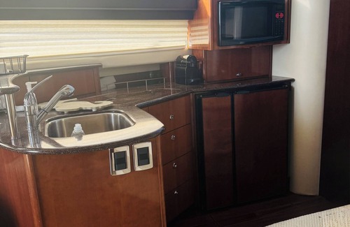 St. Pete Beach Alquiler De Eote | Beautiful 2-bedroom boat 400 steps from St. Pete Beach - WiFi, AC 30min to TPA