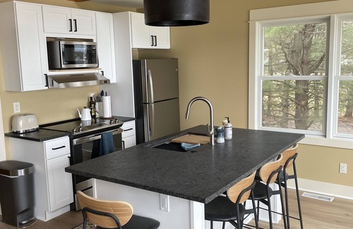 Baldwin Casa | Beautiful 2 bedroom/1 Bathroom Guest House on Big Star Lake, Sleeps 4