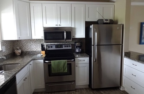 Iona Condominio | Hermoso Davis Lake 2 dormitorios / 2 baños condominio cerca de Sanibel!