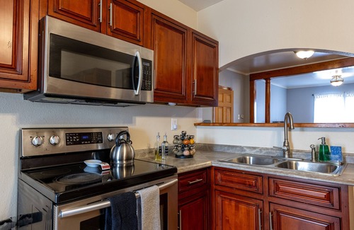 Utica Apartamento | Beautiful 2 Bedroom Apt. With fast Wifi & Netflix