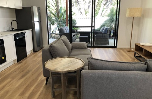Dunsborough Cabaña | Beautiful 2 bedroom private cottage 3 minute walk to Dunsborough town.