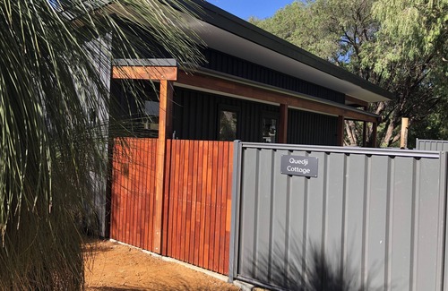 Dunsborough Cabaña | Beautiful 2 bedroom private cottage 3 minute walk to Dunsborough town.