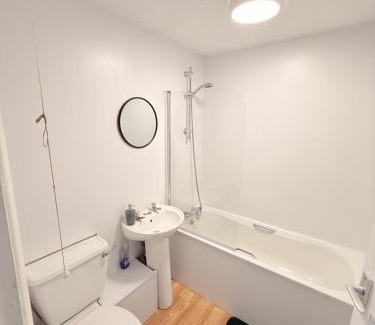 Hull Apartamento | Beautiful 2 bedroom fully equipped property 5-G WiFi, smart TV