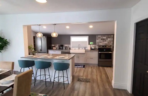 North Bay Casa | Beautiful 2 Bedroom Home in the Heart of North Bay