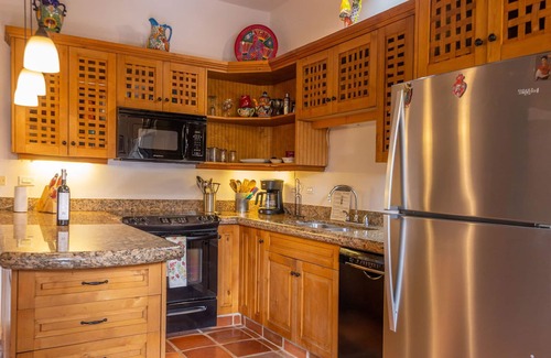 Nopolo Casa | Beautiful 2 bedroom home in Founder - A close walk to the beach and Wine cellar