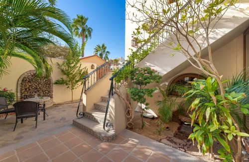 Nopolo Casa | Beautiful 2 bedroom home in Founder - A close walk to the beach and Wine cellar