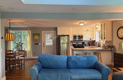 Mount Sunapee Casa | Beautiful 2 bedroom house in Newbury!