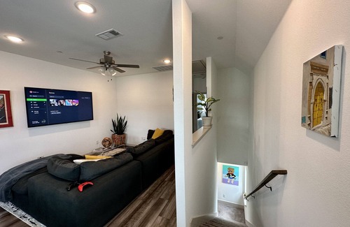 Haltom City Casa | Beautiful 2 Bedroom Townhome