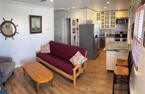 Seaside Heights Condominio | ¡Hermosa! A 2 cuadras de paseo marítimo, playa, restaurantes y atracciones. Recientemente remodelado.