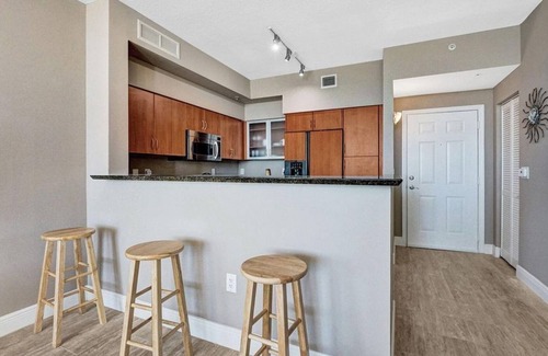 East Ocean Ave Condominio | Beautiful 2 Br. Condo (100897) by Houzlet