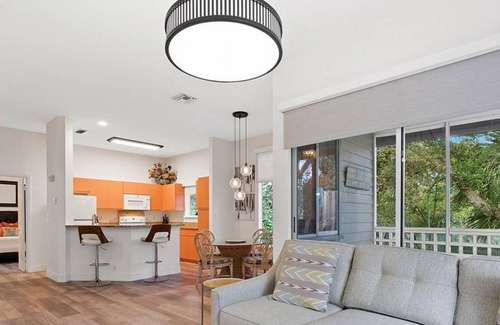 Wabasso Beach Condominio | Beautiful 2 Br. Condo (320469) by Houzlet