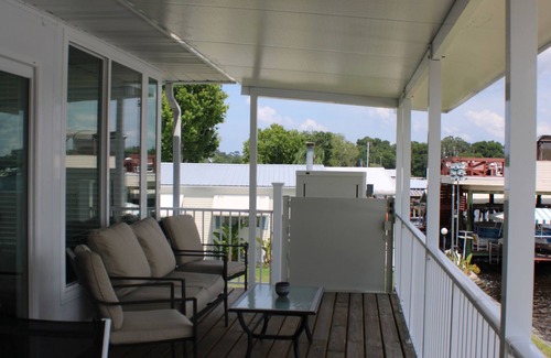 Welaka Casa | Beautiful 2 Story Home, w/Lift to 2nd Floor Balcony, on St Johns River Sleeps 10