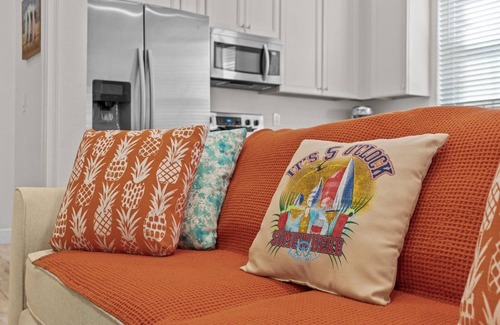 West Kissimmee Cabaña | Beautiful 2BD Cottage w/spa near Disney Theme Parks