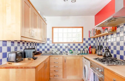 Shacklewell Otro | Beautiful 2BD House with Garden - Stoke Newington