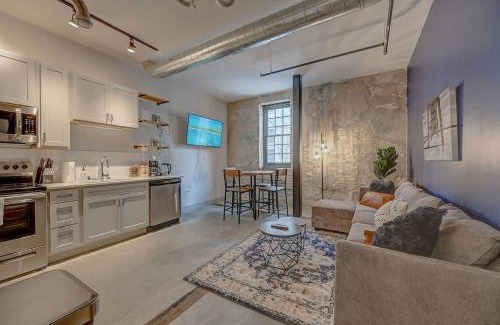 Westown Apartamento | Beautiful 2BD near Historic Pabst Brewery - Fiserv