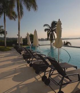 La Puntilla Apartamento | Beautiful 2Bed 2Bath Beach Apt in Cruz de Huanacaxt