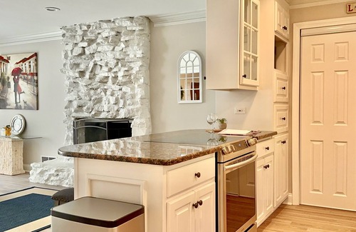 Sandy Springs Casa | Beautiful 2BR 1BA - Atlanta's Best Location & Amenities