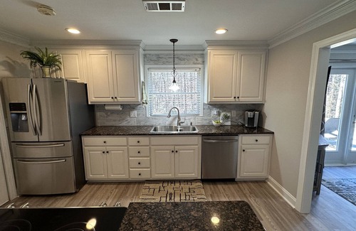 Sandy Springs Casa | Beautiful 2BR 1BA - Atlanta's Best Location & Amenities