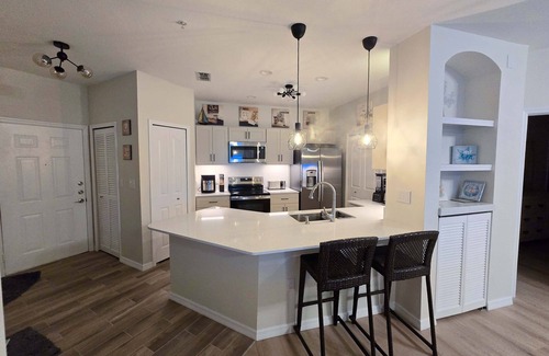 Sarasota Condominio | Modern 2BR/2BA 1st Fl Condo in Sarasota, Pet-Friendly, Near UTC, Lido & Siesta