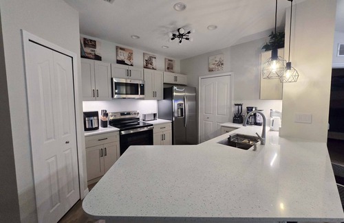 Sarasota Condominio | Modern 2BR/2BA 1st Fl Condo in Sarasota, Pet-Friendly, Near UTC, Lido & Siesta