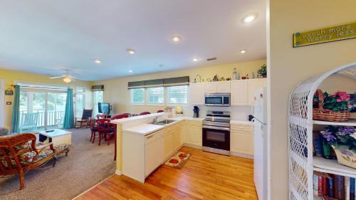 Litchfield by the Sea Casa | Beautiful 2BR 2BA Lakeside Villa with Lake Views