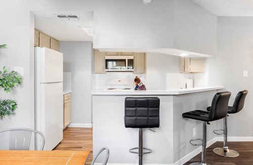 Cherrywood Apartamento | Beautiful 2BR 5 Mins to UT 3686