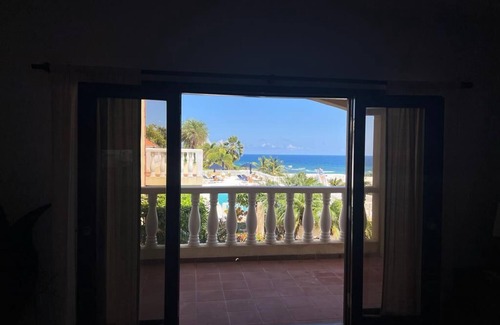Oyster Pond Apartamento | Beautiful, 2BR condo overlooking Dawn Beach