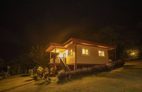 Bijagua Casa | BEAUTIFUL 2BR HOME WITH STUNNING VOLCANO VIEWS - FRIENDSHIP HOUSE AT BEPURAVIDA