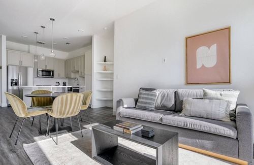 Highland Apartamento | Beautiful 2BR in Highlands w/ Pool, W/D & Gym, walkable, by Blueground