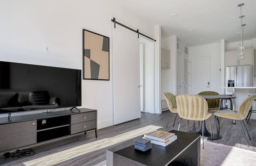 Highland Apartamento | Beautiful 2BR in Highlands w/ Pool, W/D & Gym, walkable, by Blueground