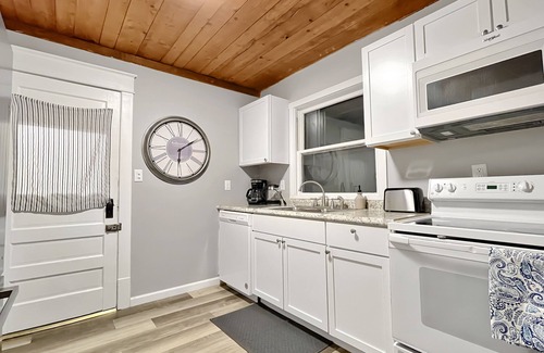 North of Grand Casa | Beautiful 2BR N of Grand near Downtown
