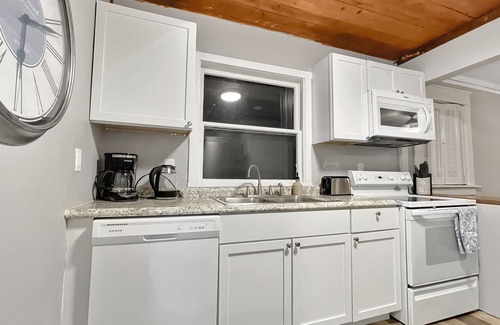 North of Grand Casa | Beautiful 2BR N of Grand near Downtown