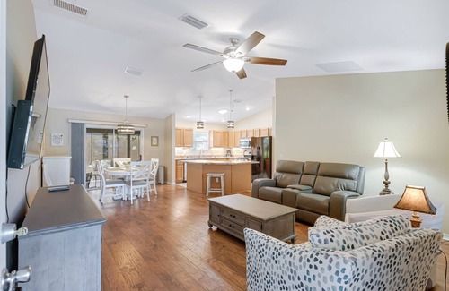 Piedmont Cabaña | BEAUTIFUL 3/2 Ranch home on a CORNER LOT in the Village of Piedmont