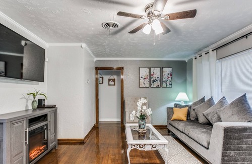 Edgebrook Casa | Beautiful 3 BD Fully Equipped Home Near Downtown