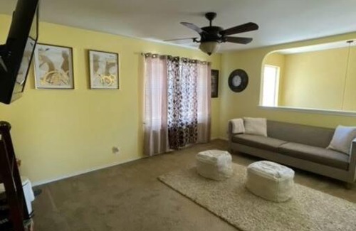 San Antonio Apartamento | Beautiful 3 bed/2 1/2 Bath Home Centrally Located