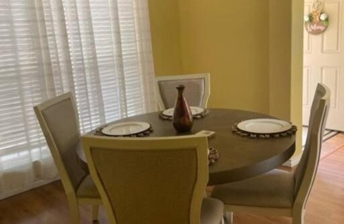 San Antonio Apartamento | Beautiful 3 bed/2 1/2 Bath Home Centrally Located