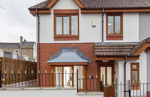 Abercwmboi Casa | Beautiful 3-Bed House in Merthyr Tydfil