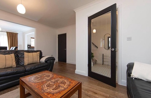 Abercwmboi Casa | Beautiful 3-Bed House in Merthyr Tydfil