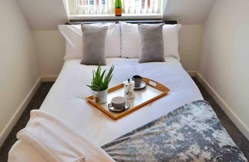 Wolverhampton Casa | Beautiful 3-Bed House in Wolverhampton