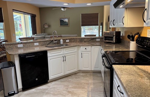 Dunnellon Casa | Beautiful 3-bed pool home located minutes from Rainbow River and WEC.