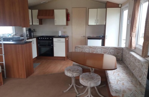 Holland-On-Sea Casa | Beautiful 3-bedrooms Static Caravan Holiday Home