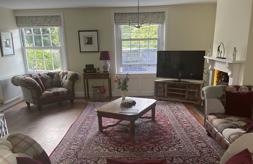 West Runton Casa | Beautiful 3 Bedroom House tucked away Sleeping 6